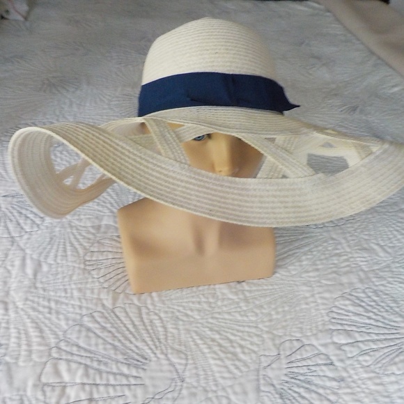Cream Floppy Sun Hat - Picture 2 of 9